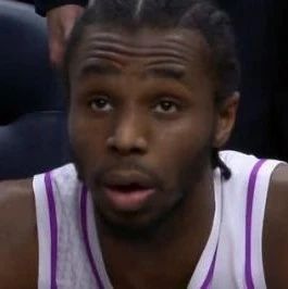 萨拉赫不满上场时间但无意冬窗离队，埃及足协称其仍将创造历史（萨拉赫不满出场时间但无冬窗离队意向，埃及足协：他仍将续写历史）