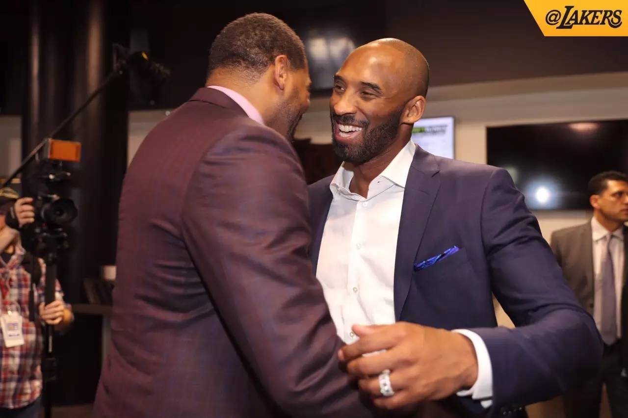 德转本赛季全球主场场均上座TOP25：多特拜仁前二，英博第19（德转发布本赛季全球主场场均观众25强：多特、拜仁包揽前二，英博第19）