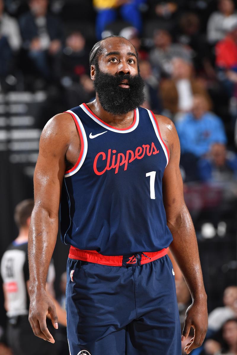 大战在即！尼克斯&骑士均发布精美海报为圣诞大战预热（圣诞大战倒计时！尼克斯与骑士齐发精美海报预热）