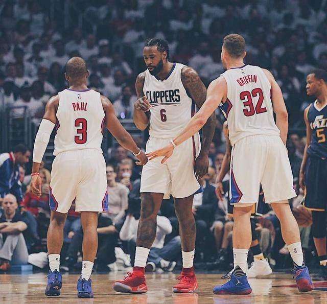 罗马诺：巴萨全力支持阿劳霍，目前没考虑引进新中卫（罗马诺：巴萨力挺阿劳霍，暂不考虑引进中卫）