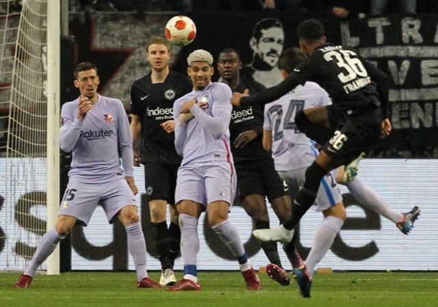 海港夺冠真相曝光！穆斯卡特硬刚挖角+3大对手集体送人头（海港称王内幕揭晓！穆斯卡特强硬回击挖角，三大对手集体失误送礼）