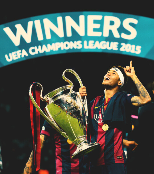 拜仁莱万多夫斯基关键进球锁定胜局（莱万致胜球助拜仁全取三分）