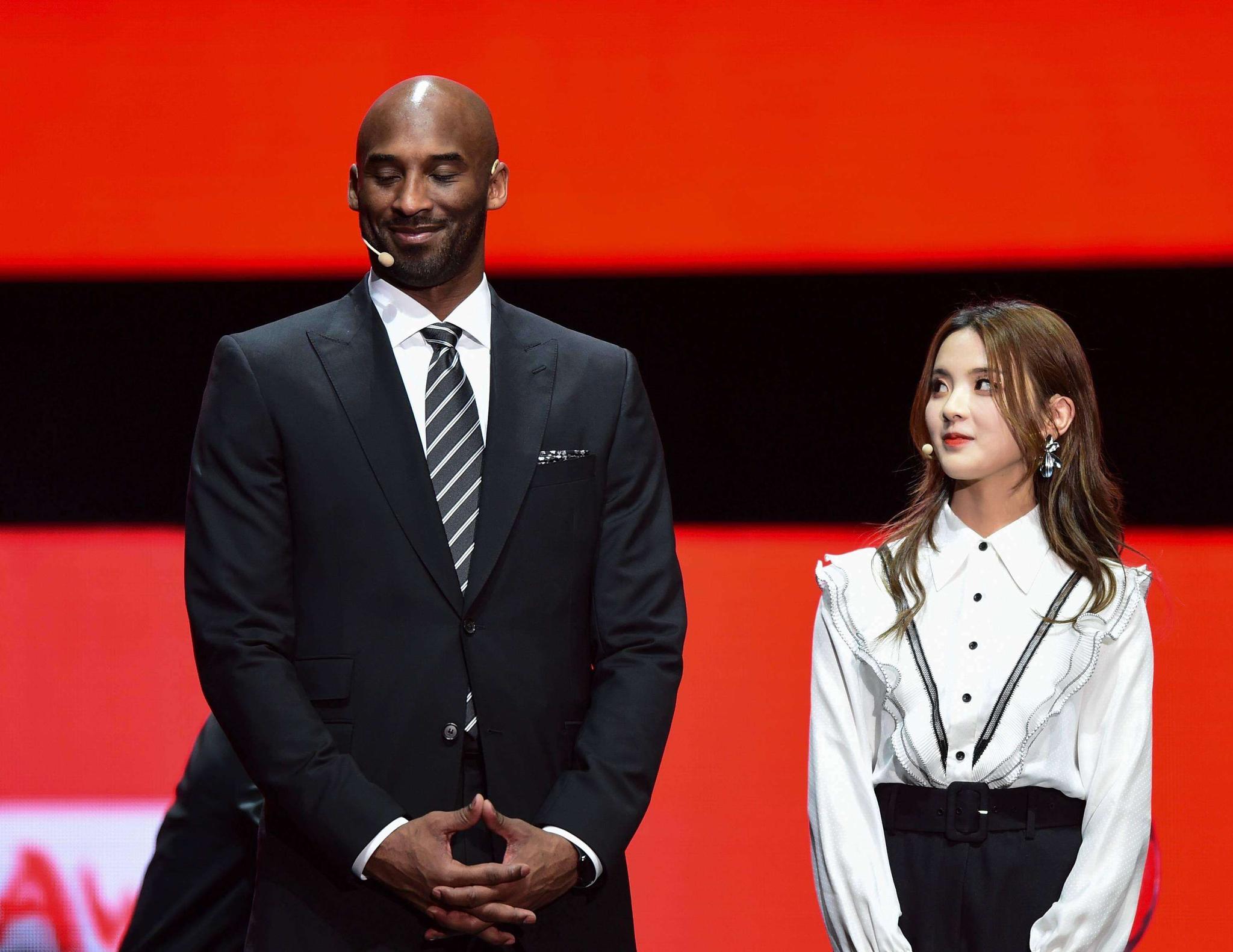 图片报：奥利塞训练中佩戴了大号钻石耳钉，孔帕尼对此不会管（图片报：奥利塞训练时戴大颗钻石耳钉，孔帕尼表示不予干涉）