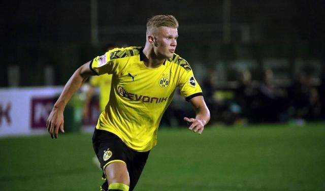 狂下三分雨！开拓者&勇士首节合计命中13记三分（勇士与开拓者首节上演三分大战，合计投进13记三分）